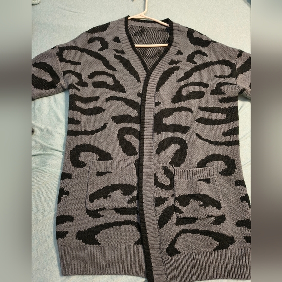 SHEIN Black & Gray Animal Print Open Front Cardigan - Picture 8 of 10